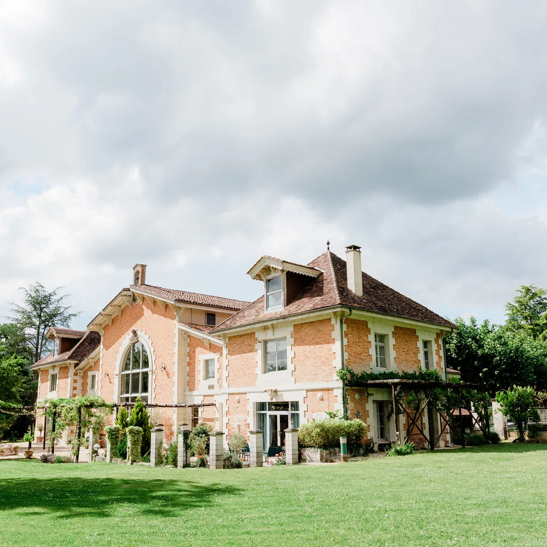 The brick reception hall and its terrace